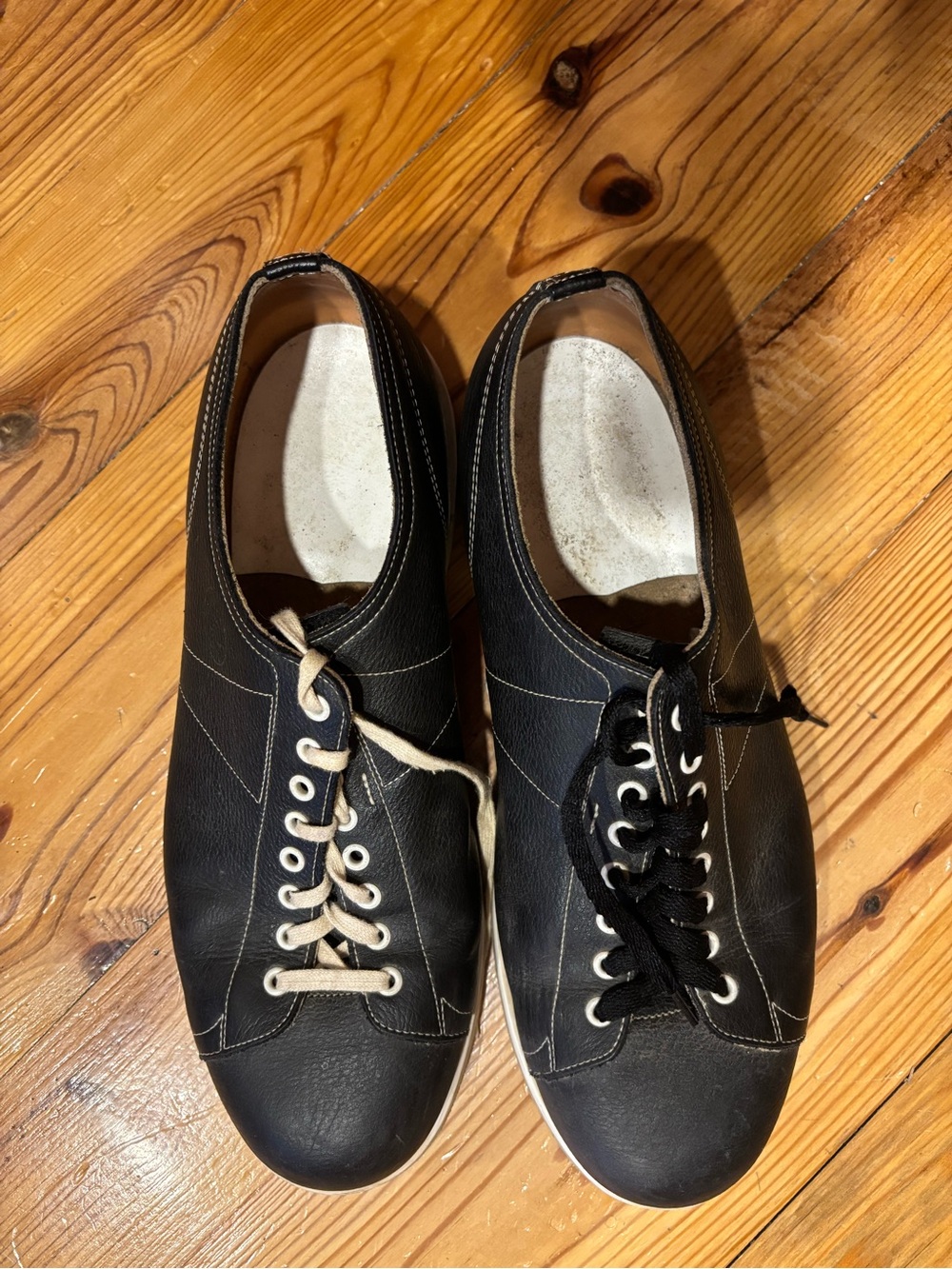 Linds Classic Men's Bowling Shoes in Black